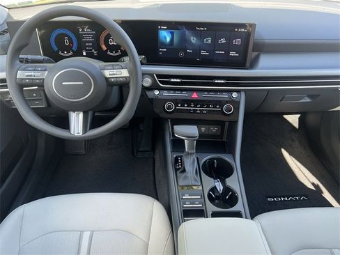 New 2026 Hyundai Sonata SE image 2