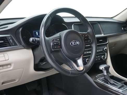 Used 2017 Kia Optima EX FWD image 10