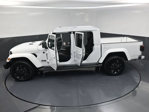 Used 2023 Jeep Gladiator Overland AWD/4WD image 25
