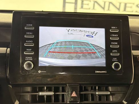 Used 2022 Toyota Camry SE FWD image 3