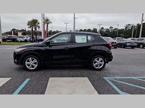 New 2025 Nissan Kicks Play S image 25