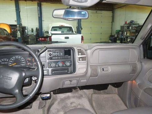 Used 1999 GMC Suburban 2500 w/ Marketing Opt Pkg 3 image 41