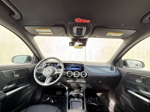 Used 2025 Mercedes-Benz GLA 250 GLA 250 image 6