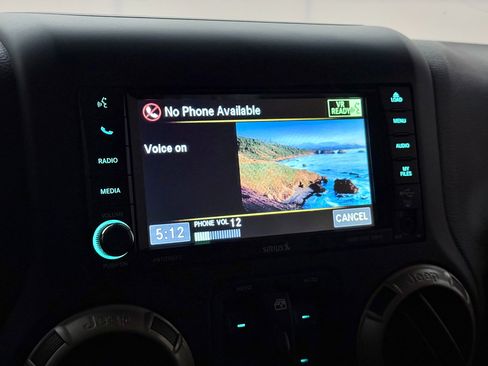 Used 2016 Jeep Wrangler Unlimited Sahara image 33