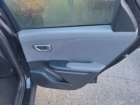 Used 2025 Kia K4 LXS image 31