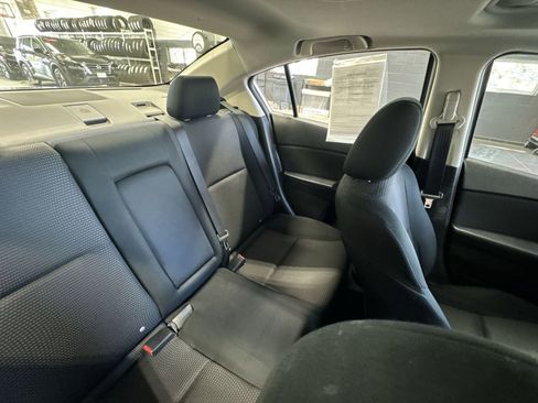 Used 2013 MAZDA MAZDA3 i Touring image 6