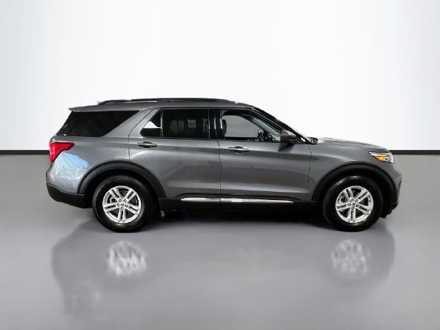 Used 2022 Ford Explorer XLT w/ Equipment Group 202A RWD image 8
