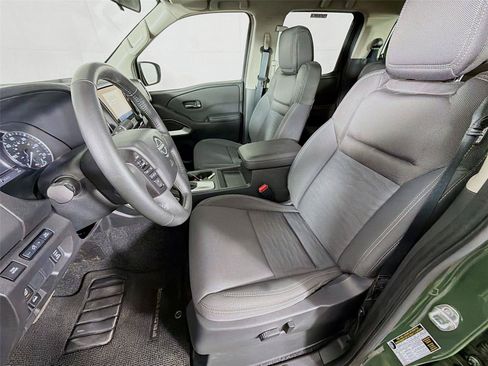 Used 2024 Nissan Frontier SV w/ SV Convenience Package AWD/4WD image 2