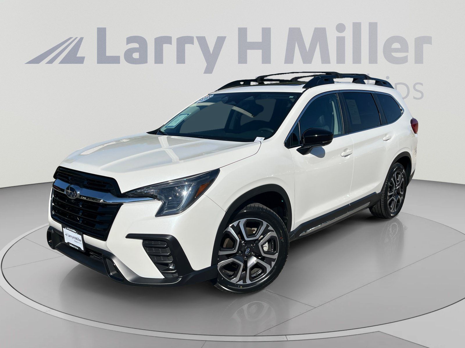 Used 2025 Subaru Ascent Limited AWD/4WD image 1