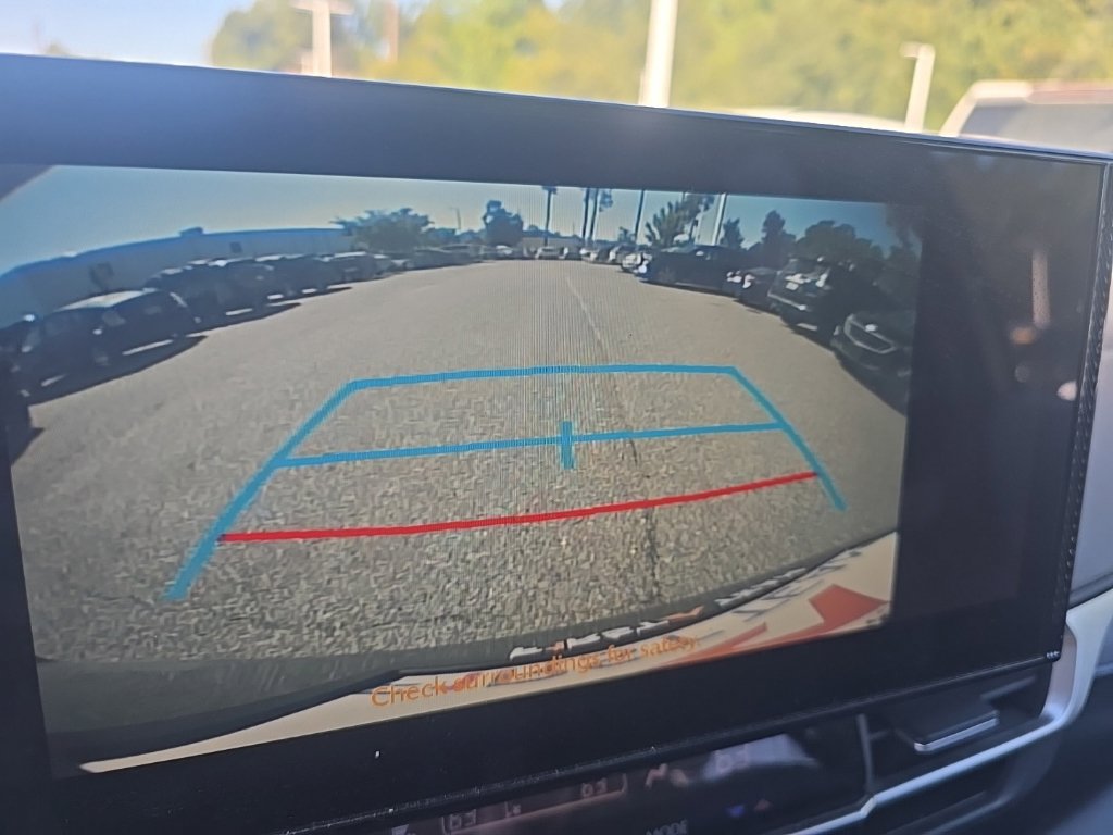 Used 2025 Toyota Sienna XLE FWD image 17