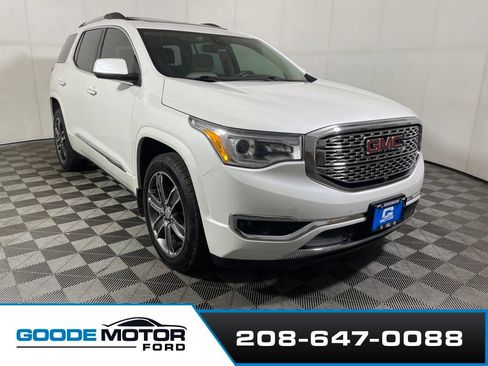 Used 2017 GMC Acadia Denali w/ Technology Package AWD/4WD image 2