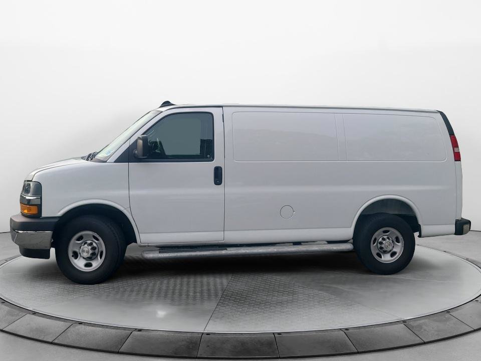 Used 2025 Chevrolet Express 2500 w/ Driver Convenience Package RWD image 4