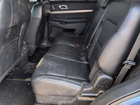 Used 2018 Ford Explorer XLT w/ Equipment Group 202A FWD image 32