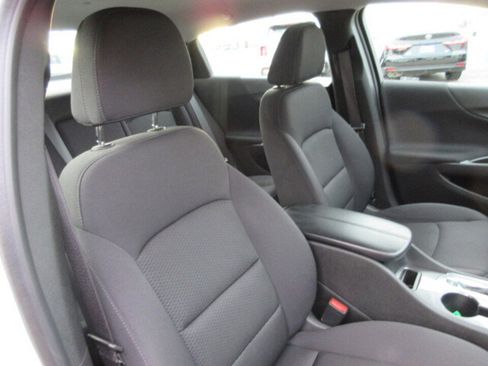 Used 2024 Chevrolet Malibu LT image 30