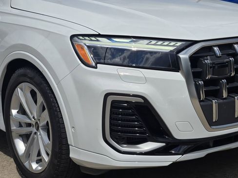 Certified 2025 Audi Q7 2.0T Premium Plus w/ Prestige Package AWD/4WD image 12