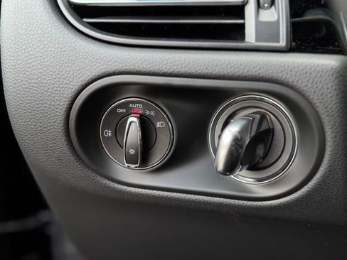 New 2026 Porsche Macan image 17