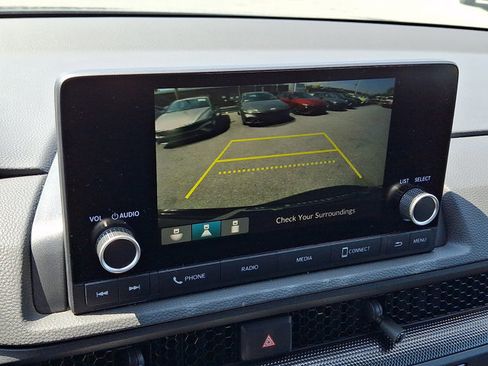 Used 2024 Honda CR-V LX image 17
