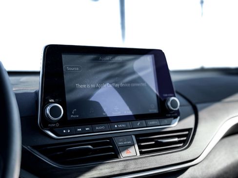 Used 2024 Nissan Altima 2.5 SV image 13