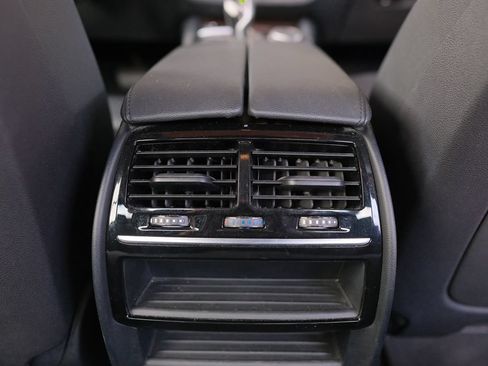 Used 2019 BMW 530i w/ Convenience Package RWD image 31