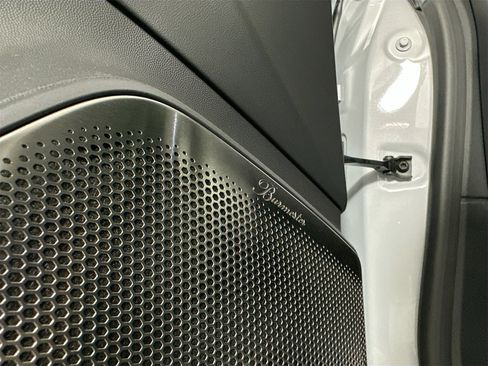 Certified 2025 Porsche Macan Turbo Electric image 34