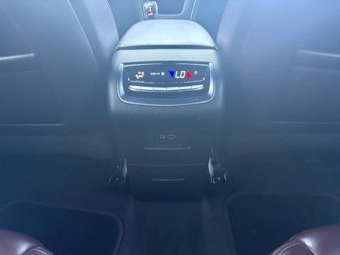 Used 2020 Cadillac XT6 Premium Luxury image 16