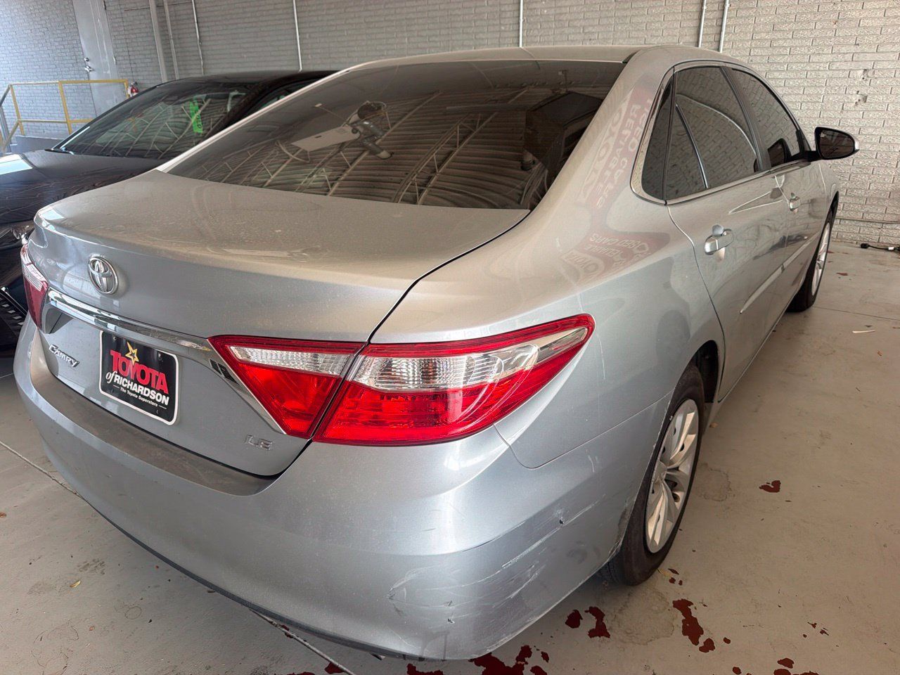 Used 2017 Toyota Camry LE FWD image 11