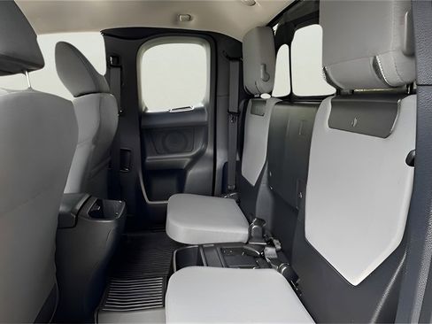 Used 2019 Toyota Tacoma SR image 64