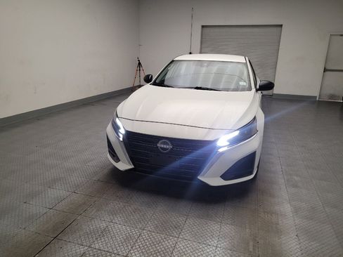 Used 2025 Nissan Altima 2.5 SV FWD image 15