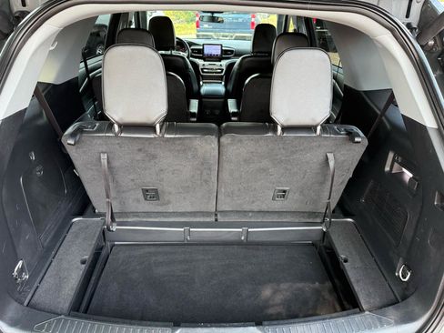 Used 2023 Ford Explorer XLT w/ Equipment Group 202A RWD image 17