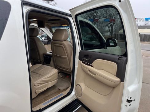 Used 2009 GMC Yukon XL Denali image 18