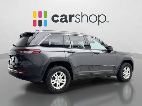 Used 2023 Jeep Grand Cherokee Laredo AWD/4WD image 5