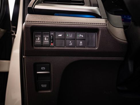 Used 2018 Honda Odyssey Elite image 43