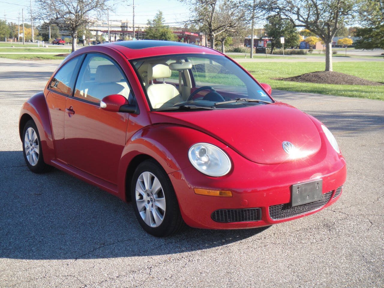 Used 2010 Volkswagen Beetle Red Rock FWD image 4