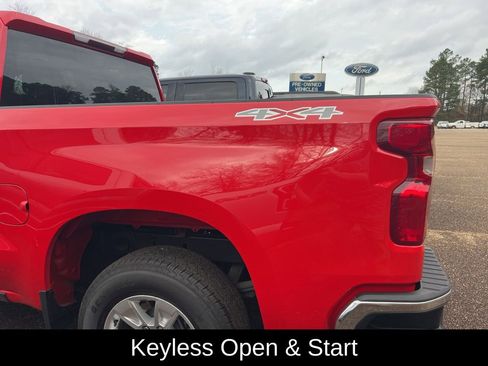 Used 2021 Chevrolet Silverado 1500 LT image 11