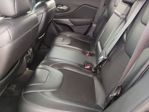 Used 2019 Jeep Cherokee Latitude Plus image 20