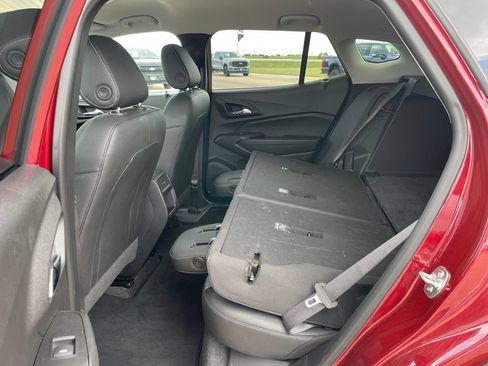 Used 2025 Chevrolet Trax LT FWD image 44