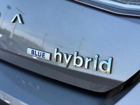Used 2022 Hyundai Elantra Blue w/ Preferred Accessory Package FWD image 25