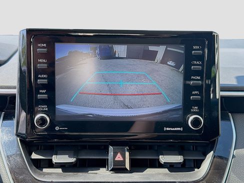 Used 2022 Toyota Corolla LE FWD image 11