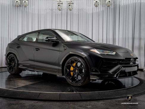 Used 2024 Lamborghini Urus Performante AWD/4WD image 22