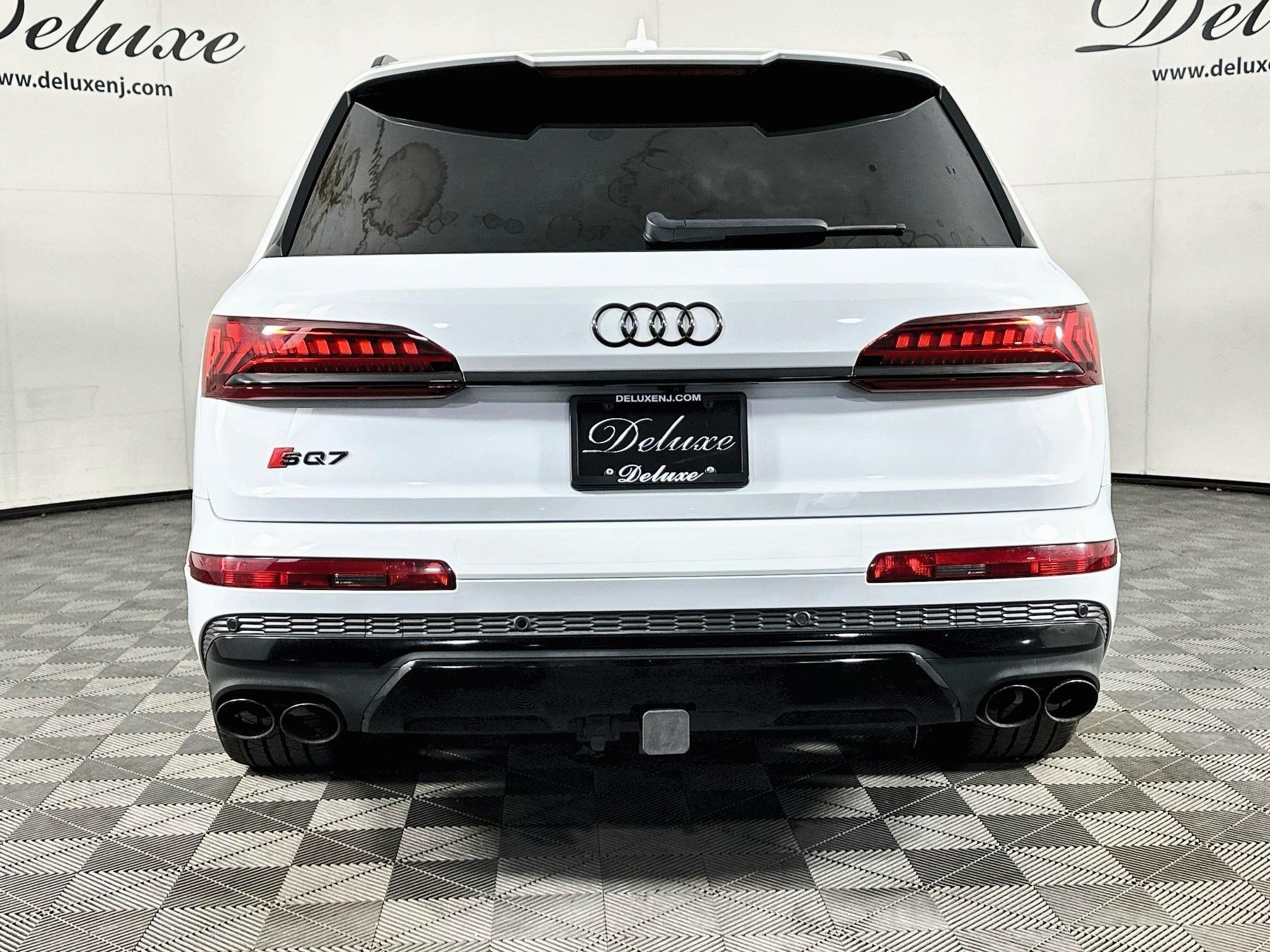 Used 2023 Audi SQ7 Prestige w/ Prestige Package AWD/4WD image 5