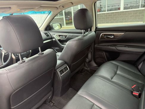 Used 2015 Nissan Altima 2.5 SL w/ Moonroof Package FWD image 11