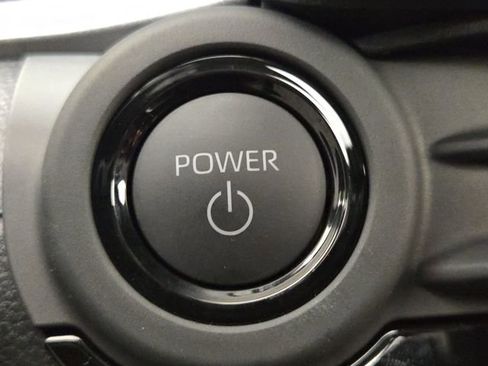 Used 2025 Toyota Crown Signia XLE image 20