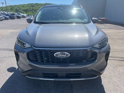 Used 2023 Ford Escape Active w/ Tech Pack #2 AWD/4WD image 11