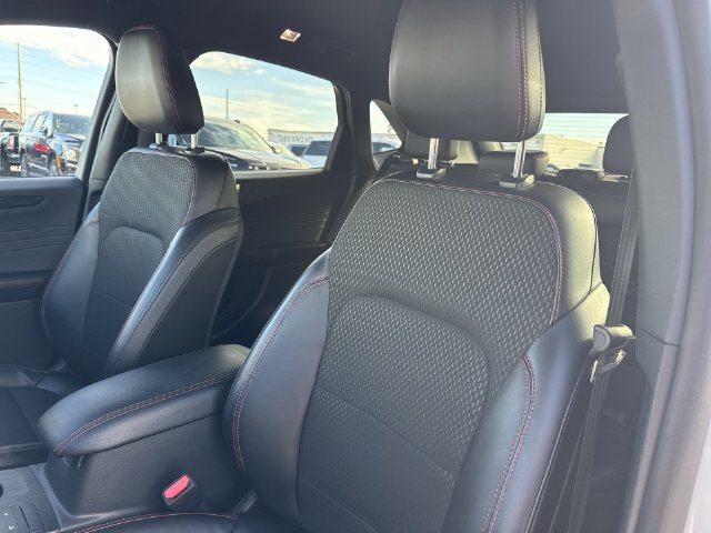 Used 2025 Ford Escape ST-Line Select AWD/4WD image 18