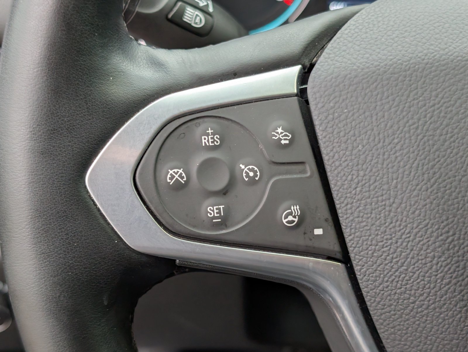 Used 2023 Chevrolet Traverse LT AWD/4WD image 25