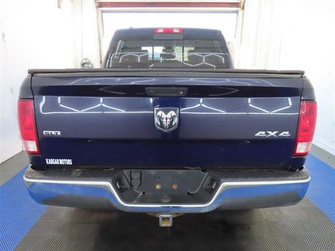 Used 2018 RAM 1500 Classic SLT w/ Luxury Group image 11