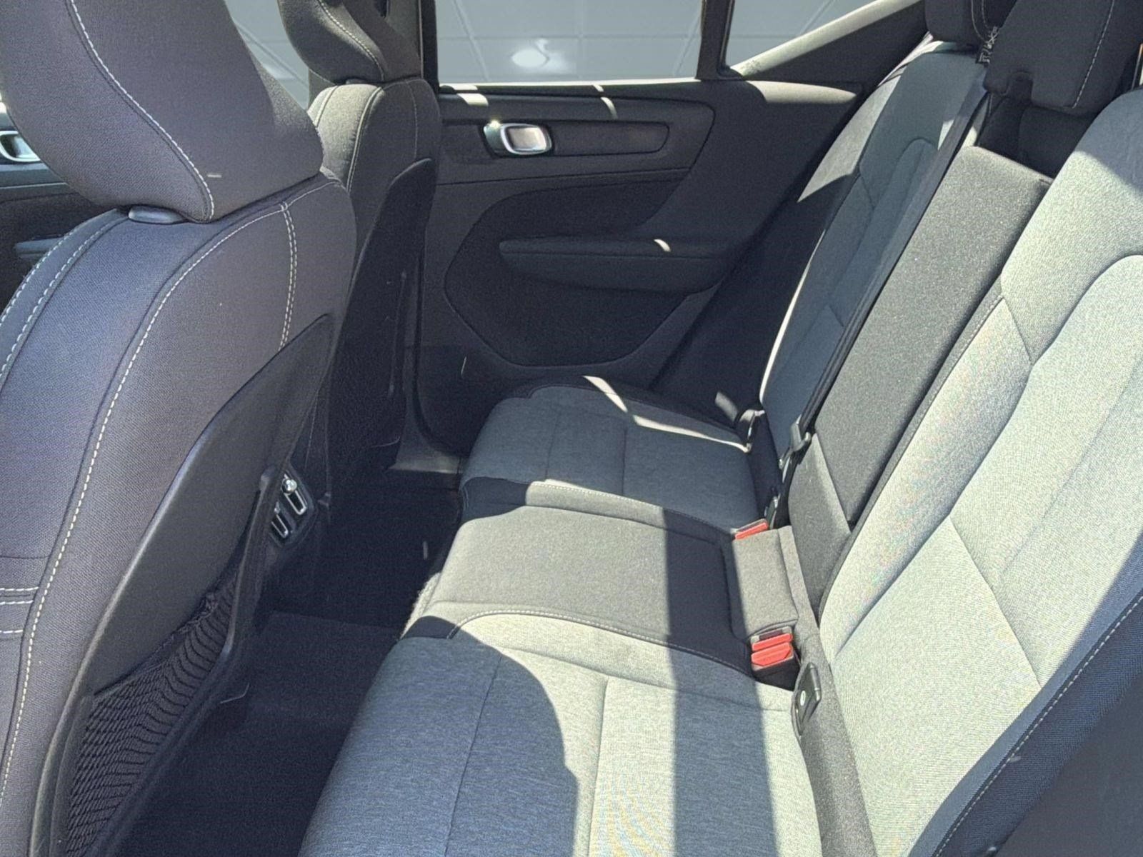 Certified 2024 Volvo XC40 B5 Core w/ Protection Package Premier AWD/4WD image 21