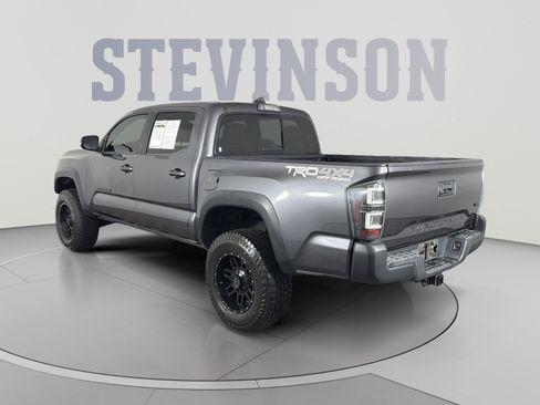 Used 2018 Toyota Tacoma TRD Off-Road AWD/4WD image 5