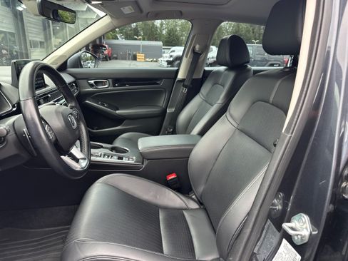Used 2022 Honda Civic Touring image 9