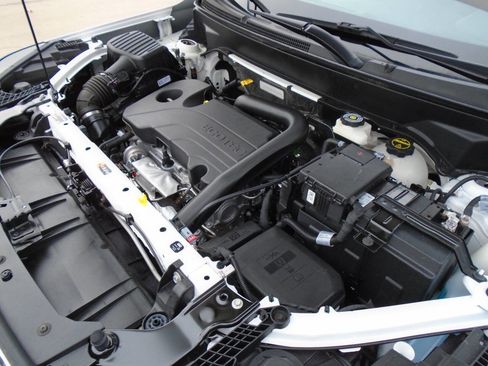 Used 2024 GMC Terrain SLE image 19